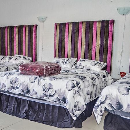 Sani Bonani Guest House Klerksdorp Kültér fotó